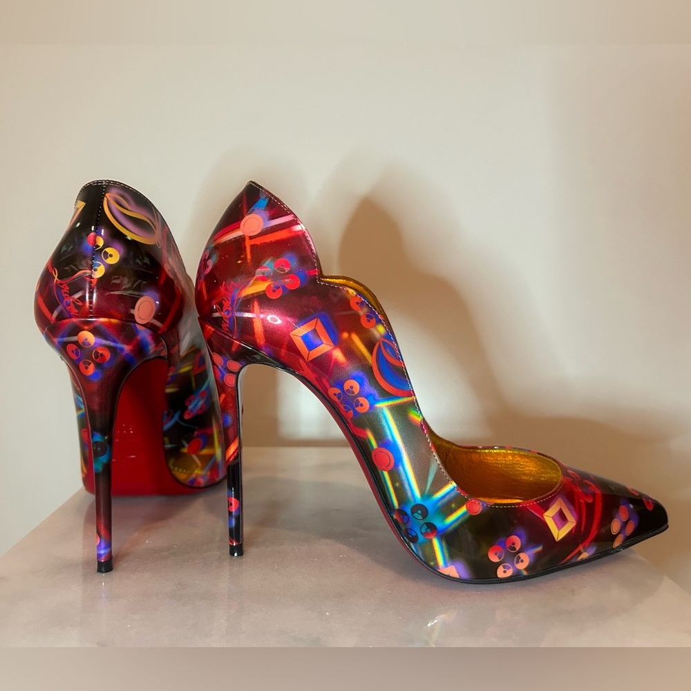 Christian Louboutin
Patent Leather Printed Pumps